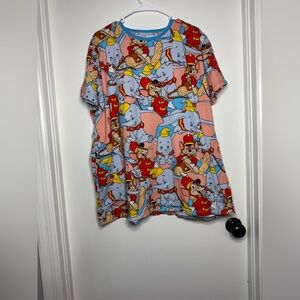 Cakeworthy x Disney AOP Dumbo T-Shirt
Size 3XL/3TG
